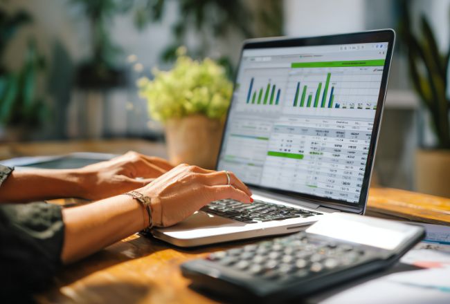 buyer checking metrics