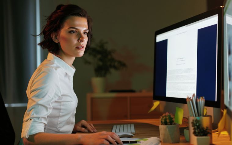woman working on her website